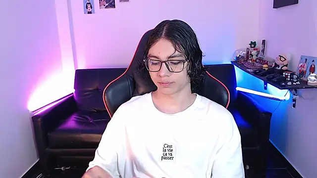 Snapshot of malik_harrison__ chatting on January 10, 1:52 pm malik harrison online show from January 10, 1:52 pm