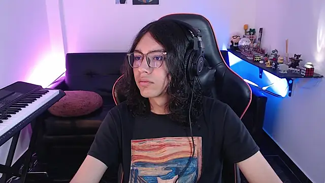 Snapshot of malik_harrison__ chatting on October 21, 3:48 pm malik harrison online show from October 21, 3:48 pm