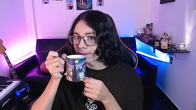 Snapshot of malik_harrison__ chatting on March 17, 2:47 pm malik harrison online show from March 17, 2:47 pm