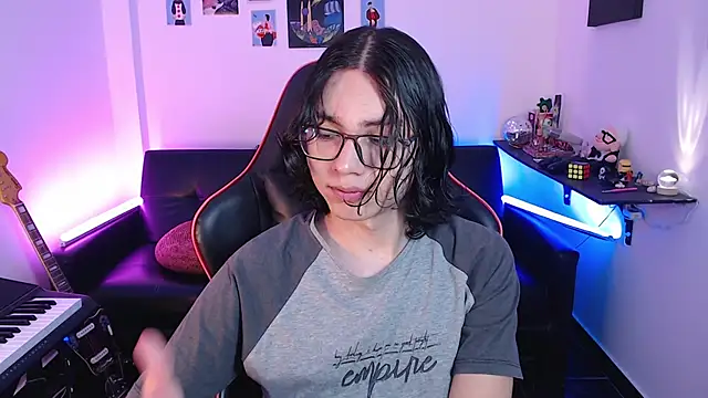 Snapshot of malik_harrison__ chatting on March 19, 2:35 pm malik harrison online show from March 19, 2:35 pm