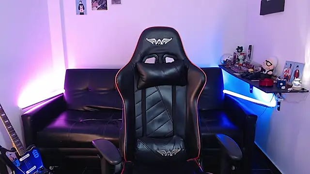 Snapshot of malik_harrison__ chatting on January 8, 2:35 pm malik harrison online show from January 8, 2:35 pm