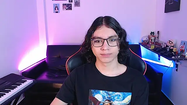 Snapshot of malik_harrison__ chatting on February 5, 2:05 pm malik harrison online show from February 5, 2:05 pm