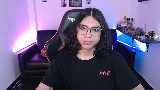 Snapshot of malik_harrison__ chatting on September 9, 3:11 pm malik harrison online show from September 9, 3:11 pm