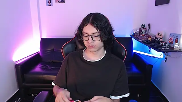 Snapshot of malik_harrison__ chatting on January 11, 1:53 pm malik harrison online show from January 11, 1:53 pm