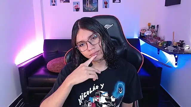 Snapshot of malik_harrison__ chatting on September 15, 3:46 pm malik harrison online show from September 15, 3:46 pm