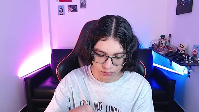 Snapshot of malik_harrison__ chatting on January 15, 1:52 pm malik harrison online show from January 15, 1:52 pm