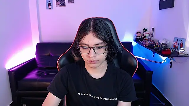 Snapshot of malik_harrison__ chatting on December 9, 2:51 pm malik harrison online show from December 9, 2:51 pm