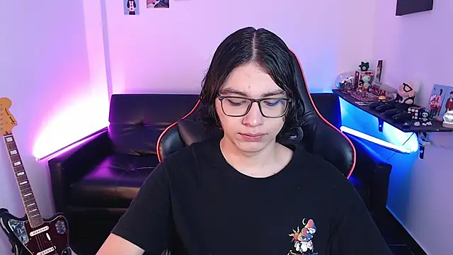 Snapshot of malik_harrison__ chatting on January 16, 1:36 pm malik harrison online show from January 16, 1:36 pm