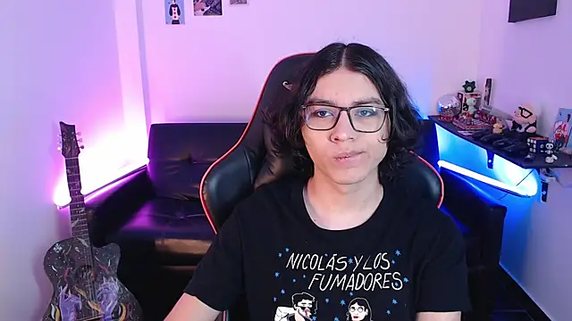 Snapshot of malik_harrison__ chatting on January 23, 1:45 pm malik harrison online show from January 23, 1:45 pm