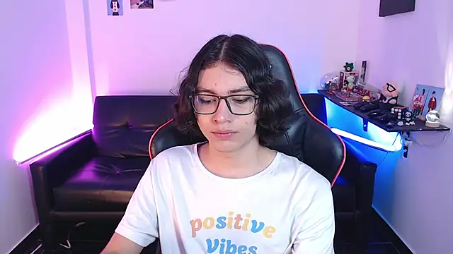 Snapshot of malik_harrison__ chatting on January 13, 3:15 pm malik harrison online show from January 13, 3:15 pm