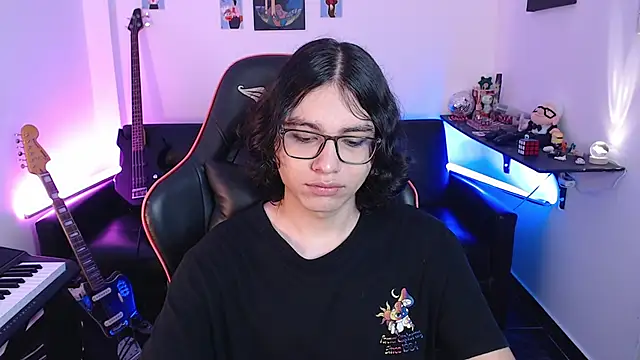 Snapshot of malik_harrison__ chatting on March 9, 3:05 pm malik harrison online show from March 9, 3:05 pm