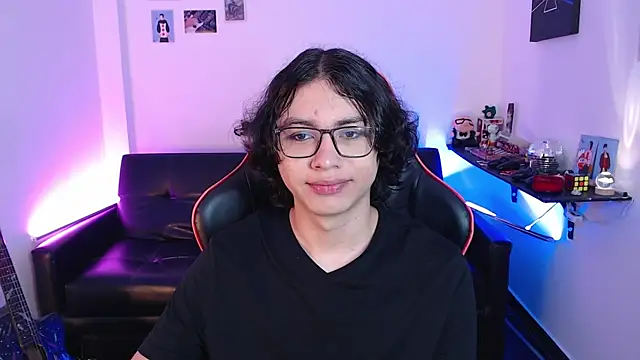 Snapshot of malik_harrison__ chatting on December 25, 4:11 pm malik harrison online show from December 25, 4:11 pm