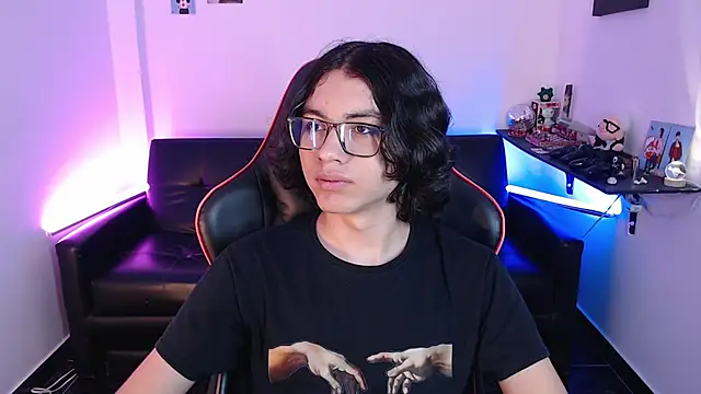 Snapshot of malik_harrison__ chatting on January 27, 2:02 pm malik harrison online show from January 27, 2:02 pm