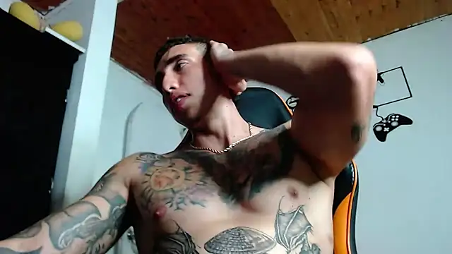 Adam Hudsond online show from December 2, 9:04 pm