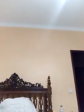 Snapshot of White_rabbit_ chatting on February 14, 10:37 pm White rabbit  online show from February 14, 10:37 pm