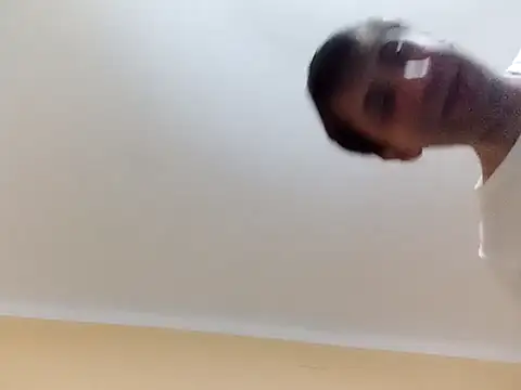 Snapshot of White_rabbit_ chatting on March 18, 9:32 pm White rabbit  online show from March 18, 9:32 pm