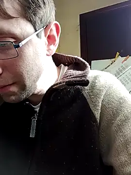 Snapshot of White_rabbit_ chatting on February 6, 2:58 pm White rabbit  online show from February 6, 2:58 pm