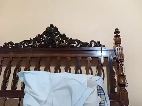 Snapshot of White_rabbit_ chatting on February 7, 8:20 pm White rabbit  online show from February 7, 8:20 pm