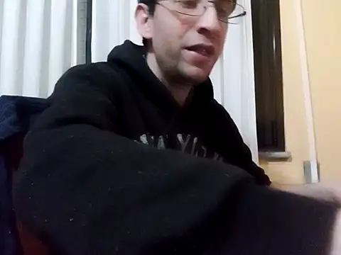 Snapshot of White_rabbit_ chatting on March 15, 9:27 pm White rabbit  online show from March 15, 9:27 pm