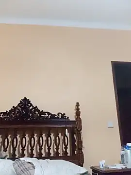 Snapshot of White_rabbit_ chatting on February 22, 10:04 pm White rabbit  online show from February 22, 10:04 pm