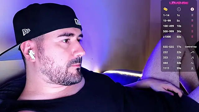 Snapshot of DominantTheo chatting on March 9, 3:12 am DominantTheo online show from March 9, 3:12 am