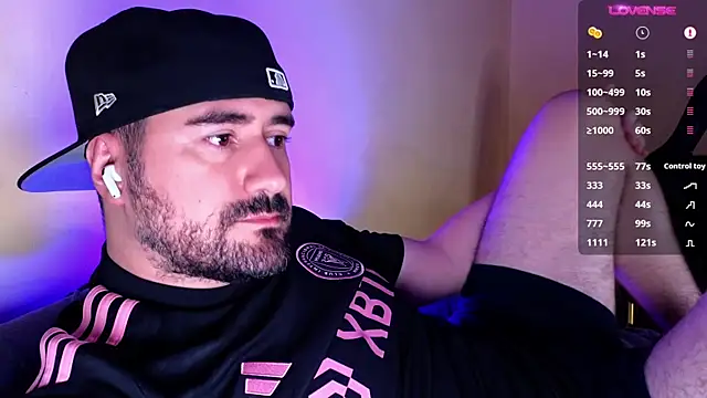 Snapshot of DominantTheo chatting on March 17, 2:30 am DominantTheo online show from March 17, 2:30 am