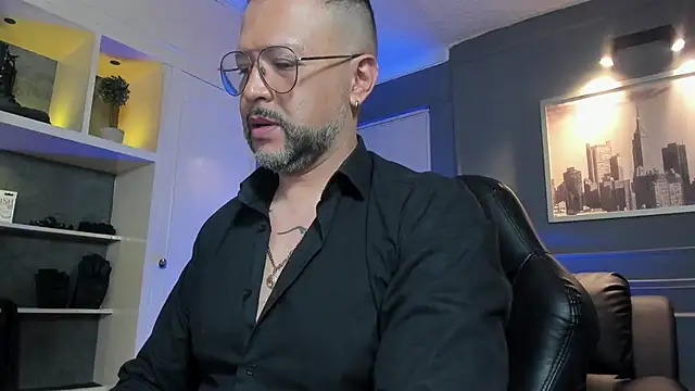 MrFrank tattoo online show from February 23, 11:56 am