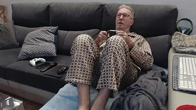 Nudelschwanz online show from February 9, 6:51 am