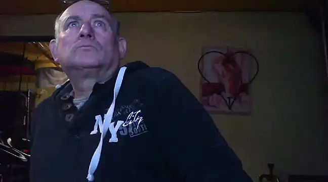 Snapshot of jeanlulu chatting on January 1, 4:50 pm jeanlulu online show from January 1, 4:50 pm