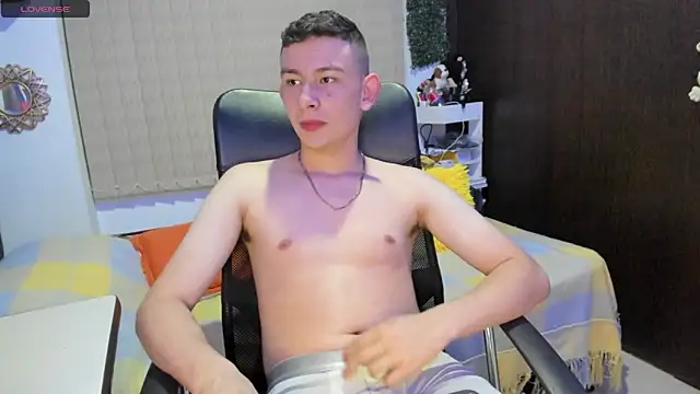 Snapshot of Christ_Miller3 chatting on March 15, 4:13 am Christ Miller3 online show from March 15, 4:13 am