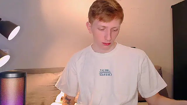 Snapshot of juliaanddima chatting on December 4, 8:51 pm juliaanddima online show from December 4, 8:51 pm