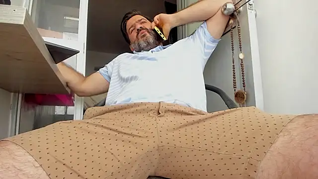 Maxi TheBigDaddy online show from March 21, 4:33 pm