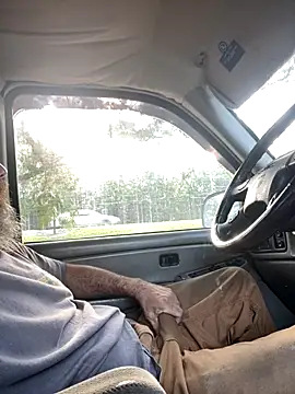 Snapshot of Themechanic420 chatting on October 1, 1:37 pm Themechanic420 online show from October 1, 1:37 pm