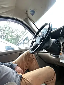 Snapshot of Themechanic420 chatting on February 6, 1:43 pm Themechanic420 online show from February 6, 1:43 pm