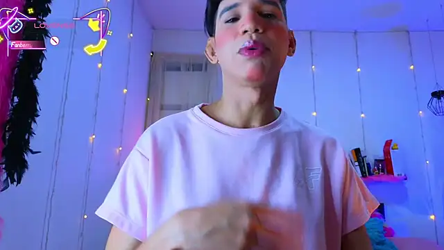 Ariel Femboy  online show from February 10, 4:39 am