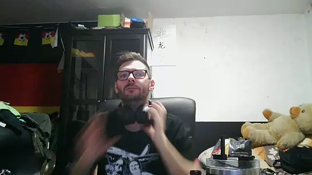 Die-geile-Sau online show from April 4, 9:01 pm