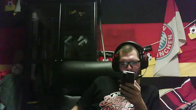 Die-geile-Sau online show from November 10, 9:20 pm