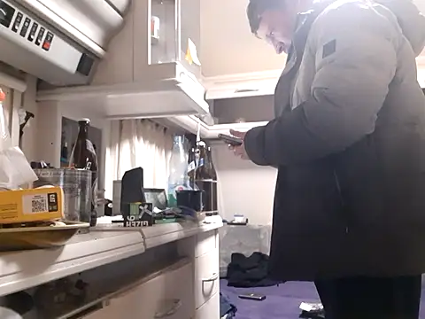 Snapshot of Ebinator666 chatting on January 13, 11:49 pm Ebinator666 online show from January 13, 11:49 pm