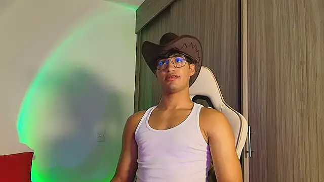 Snapshot of Jimmy_Leeh_ chatting on October 11, 11:31 pm Jimmy Leeh  online show from October 11, 11:31 pm