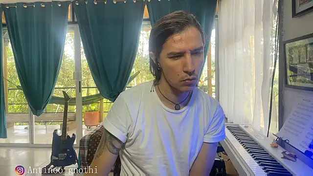 Snapshot of Antinoo_Gnothi chatting on December 6, 4:17 pm Antinoo Gnothi online show from December 6, 4:17 pm