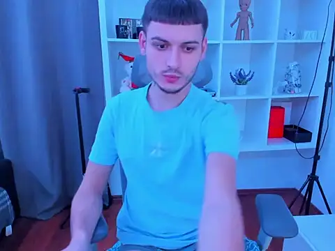 andboyfor6 online show from December 22, 11:40 am