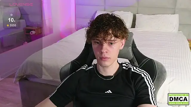 Snapshot of cute_thomas chatting on March 20, 7:35 pm cute thomas online show from March 20, 7:35 pm