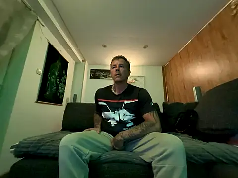 steveindahouse online show from September 22, 5:40 am