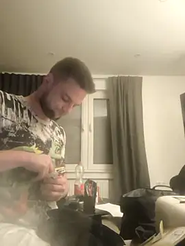 Snapshot of Youngtimer_1997 chatting on March 10, 1:12 am Youngtimer 1997 online show from March 10, 1:12 am