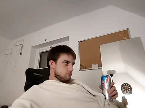 Snapshot of Youngtimer_1997 chatting on January 2, 10:01 pm Youngtimer 1997 online show from January 2, 10:01 pm