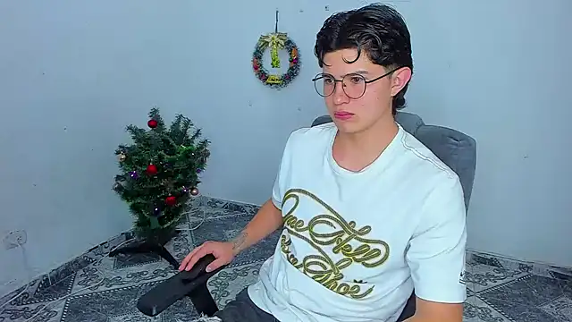 patrik 027 online show from December 16, 7:32 pm