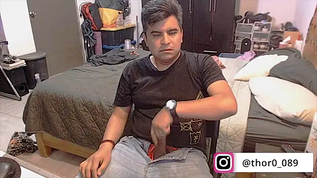 thor000089 online show from July 3, 4:18 am
