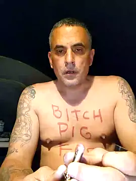 Snapshot of hardcok4u2abuse40 chatting on December 11, 10:15 am hardcok4u2abuse40 online show from December 11, 10:15 am