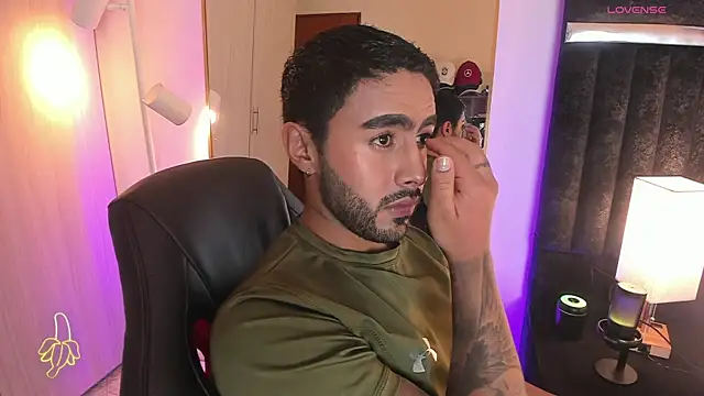 ItsMeEros online show from December 19, 12:07 am