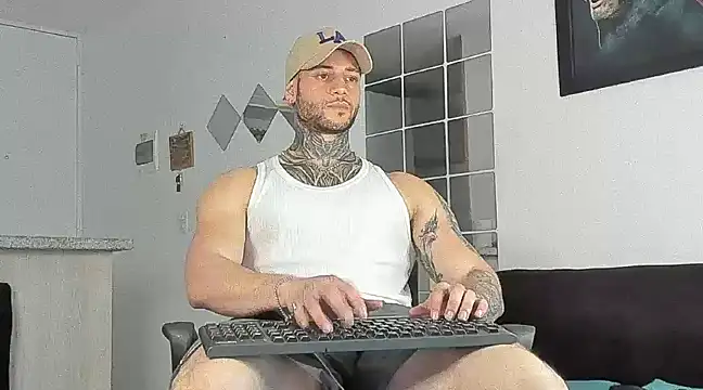 Snapshot of _jamesleandros1 chatting on March 20, 8:08 pm  jamesleandros1 online show from March 20, 8:08 pm